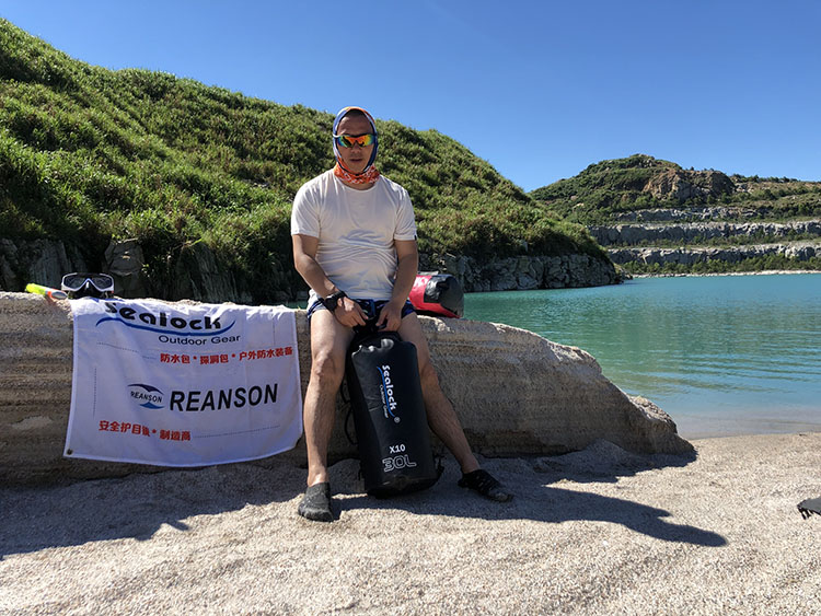 Doğa Yolunda Seyahat, Önce Su Geçirmez: Sealock Outdoor'dan benzersiz tasarlanmış su geçirmez sırt çantası