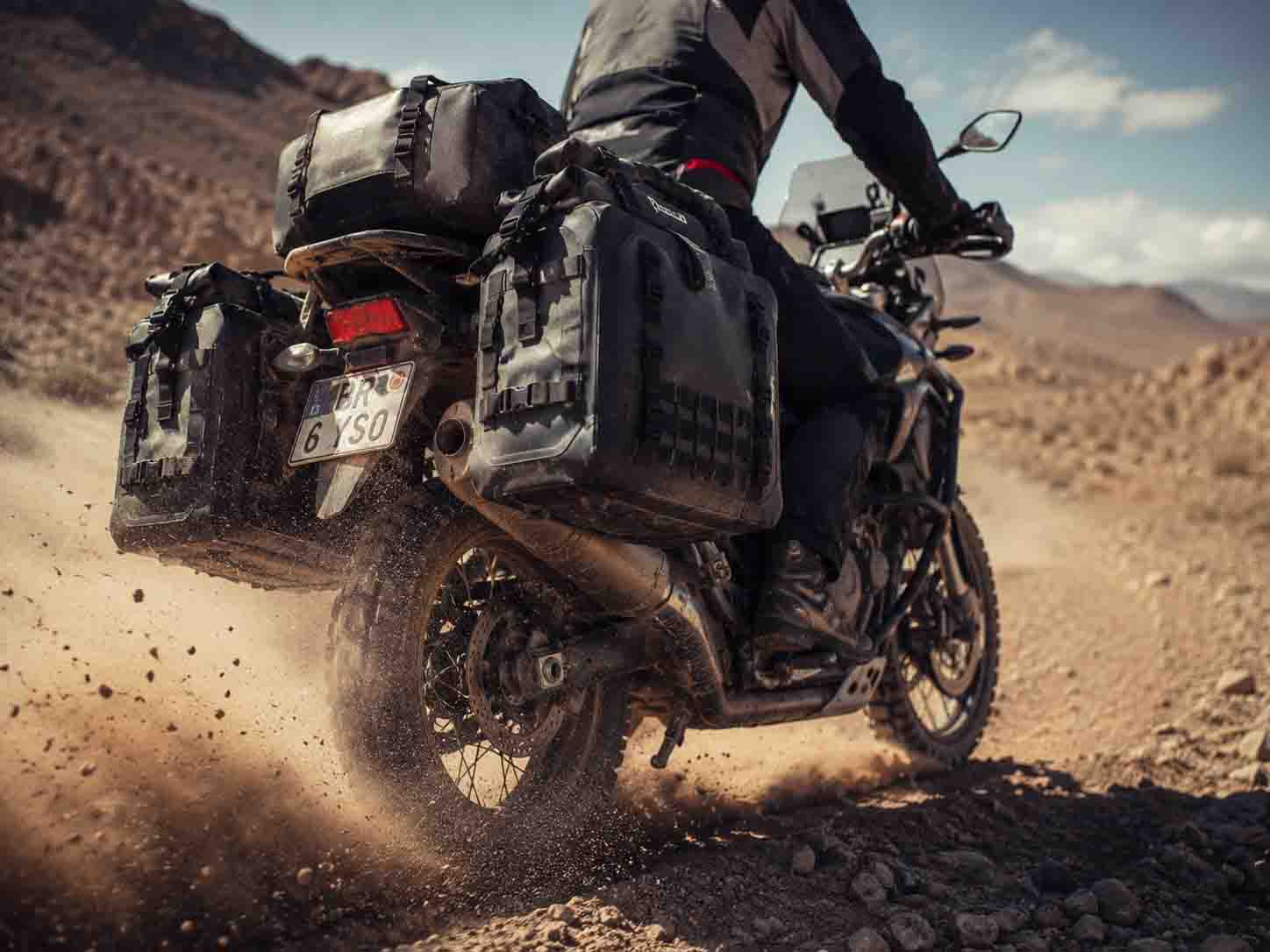 Aşırılıklara Yönelik Mühendislik: Kazadan Kurtulan OEM Su Geçirmez Motosiklet Bagajı